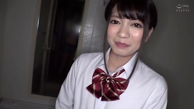 奇闻趣事超级硬汉小 JK。只要稍微按摩一下，小小的胸部就会变得bikunbikun。由于男友的鸡巴过早达到高潮，欺骗性的身体让她感到沮丧。 https://bit.ly/3IQXHJj