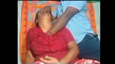 印度老师与女学生接吻