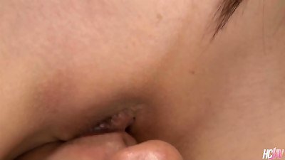 美丽的日本女人宫村仁想要男朋友的一团